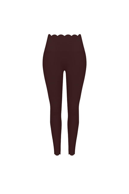 High-Waist Scallop Scrunch Legging
