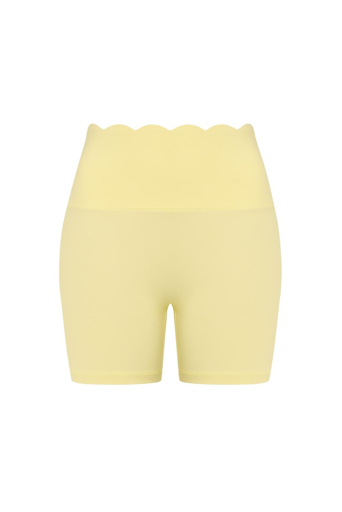 High-Waist Scallop Scrunch Short
