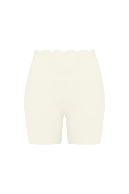 High-Waist Scallop Scrunch Short